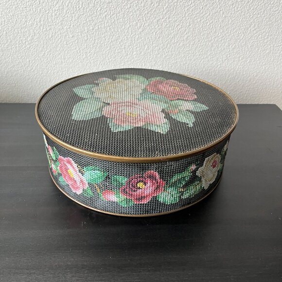 Guildcraft Vintage 1960s Sunshine Biscuit Tin // Faux Needlework Rose Floral Des - Picture 1 of 8